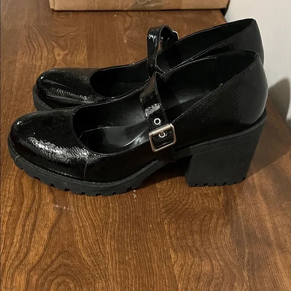Black Mary Jane Women's Shoes - Picture 2 of 8